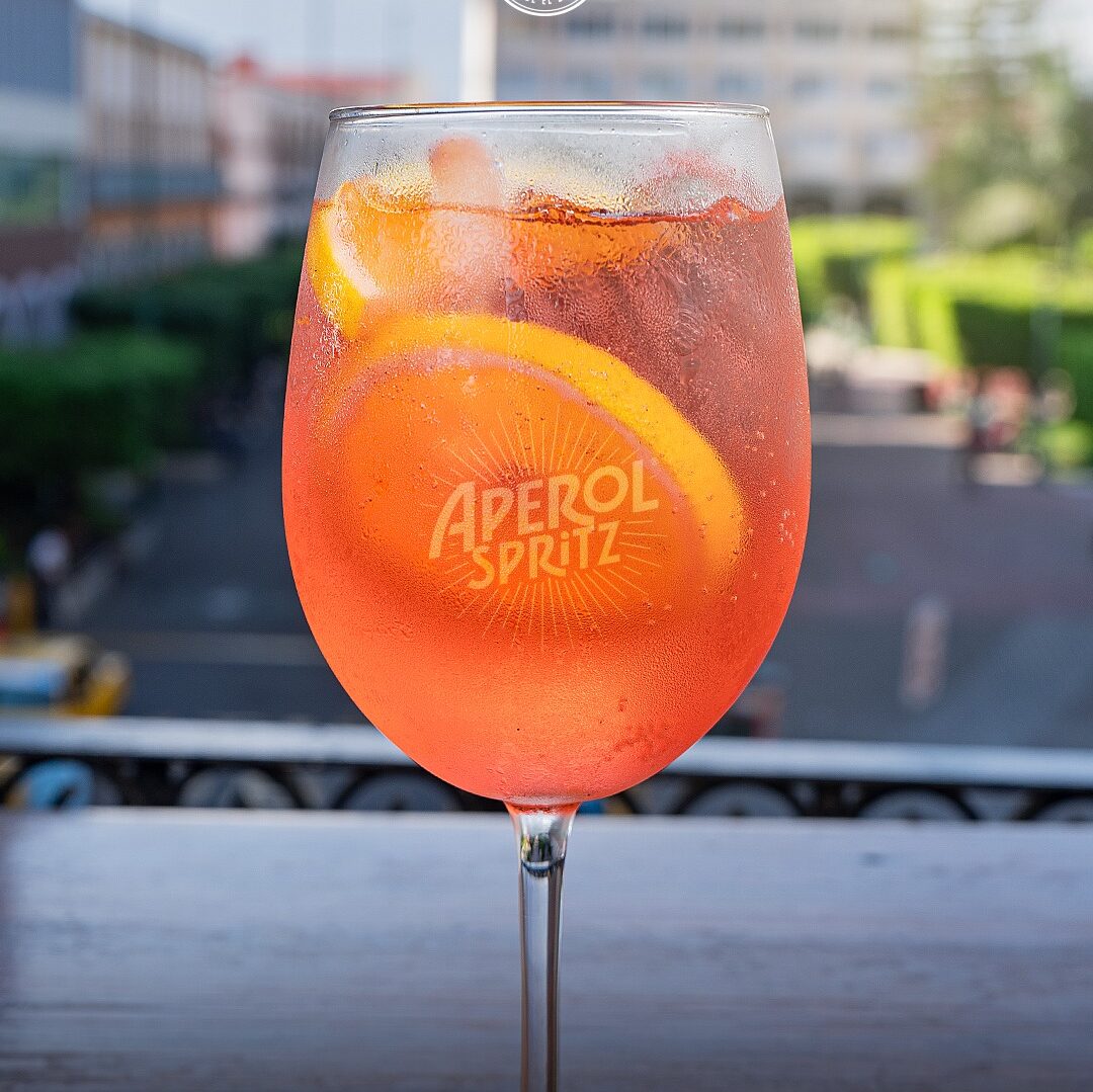 Aperol Spritz disponible los sabados
